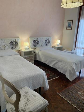 La Casa Dei Pini Bed & Breakfast Malnate Exterior foto