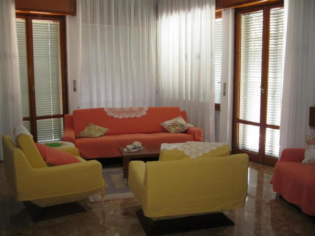 La Casa Dei Pini Bed & Breakfast Malnate Exterior foto